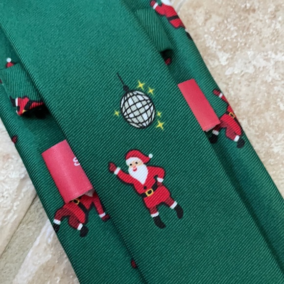 St. Nicholas Square Santa Christmas Holiday Party Tie - Picture 10 of 16